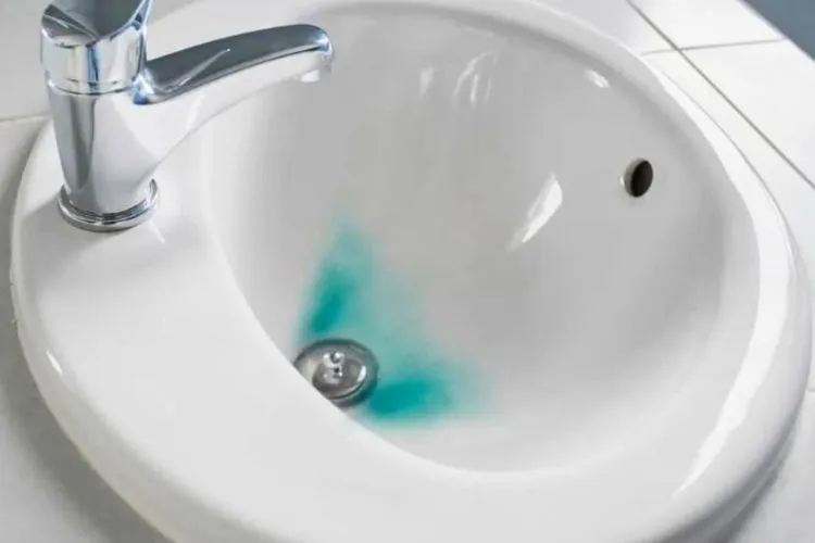 Can water softener cause blue stains